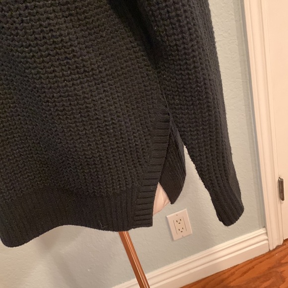 Monrow Slash Cold Shoulder Knit Sweater • Sz L - Picture 11 of 16